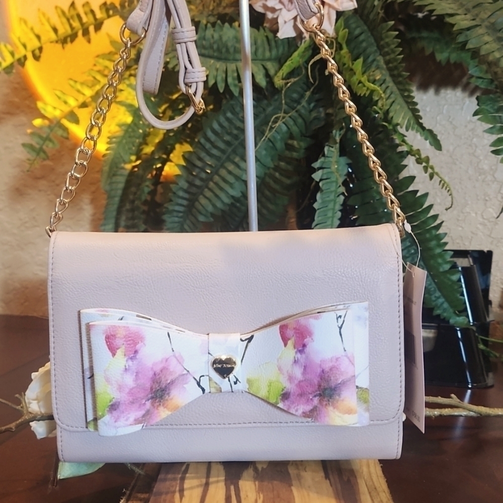NWT BETSEY JOHNSON BOW CROSSBODY/WALLET